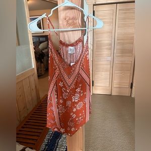 Handkerchief cut top